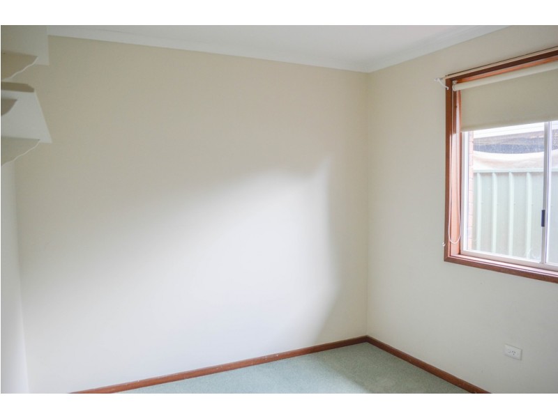6 Karoom Drive, Glenfield Park NSW 2650