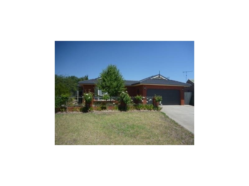 10 Corella Place, Estella NSW 2650