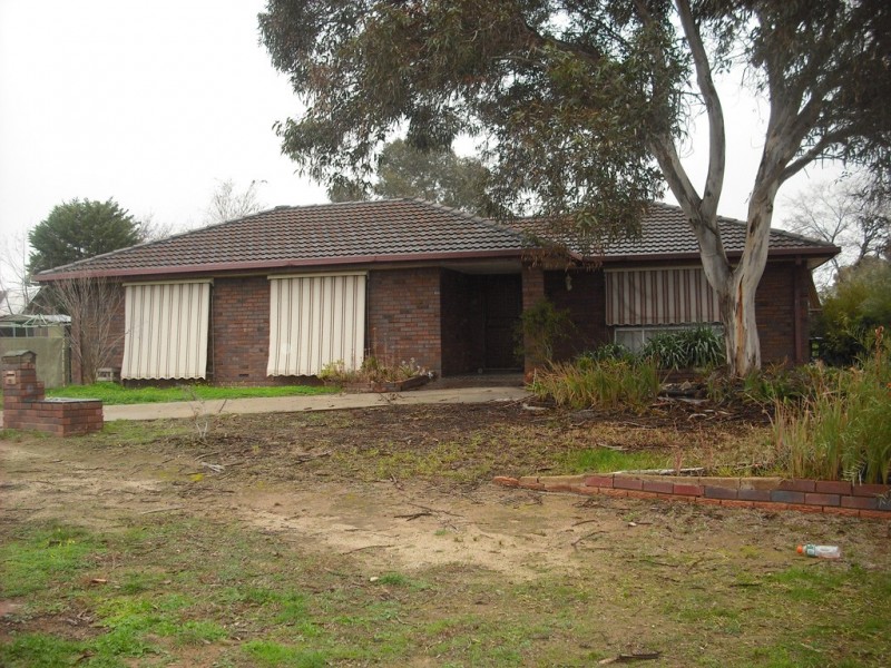 32 Undurra Drive, Glenfield Park NSW 2650