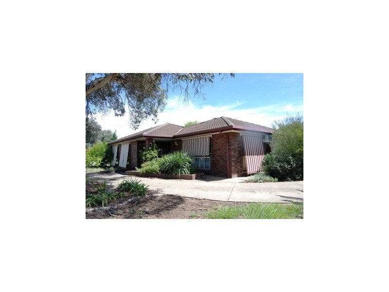 32 Undurra Drive, Glenfield Park NSW 2650