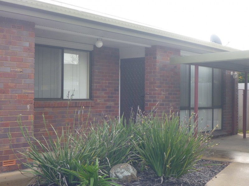 1/11 Lampe Ave, Wagga Wagga NSW 2650