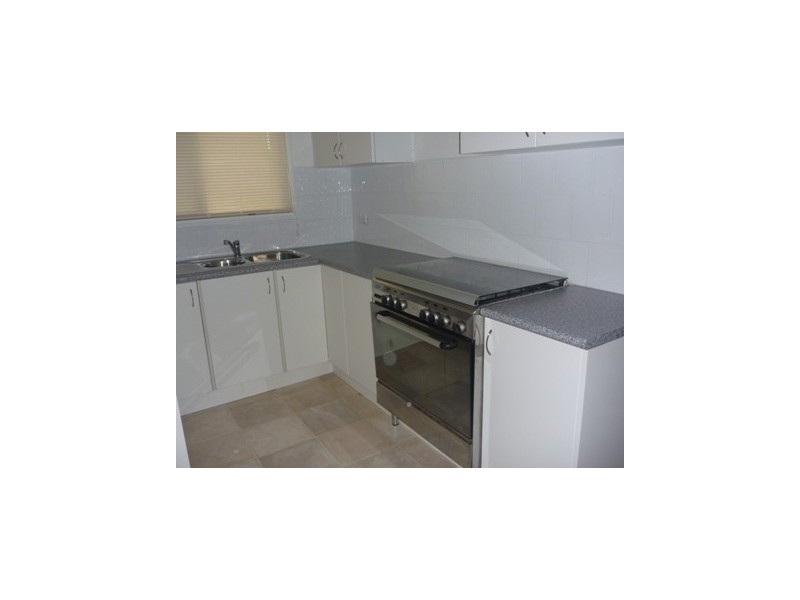 6 Lalor Place, Tolland NSW 2650