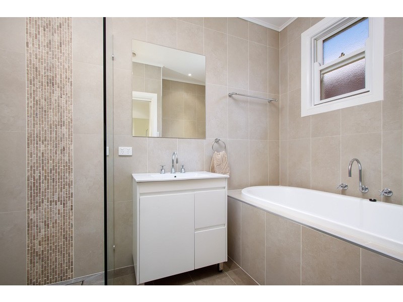 62 Best Street, Wagga Wagga NSW 2650