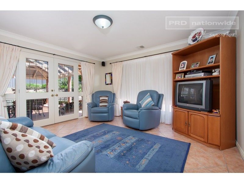 12 Selwyn Place, Tatton NSW 2650