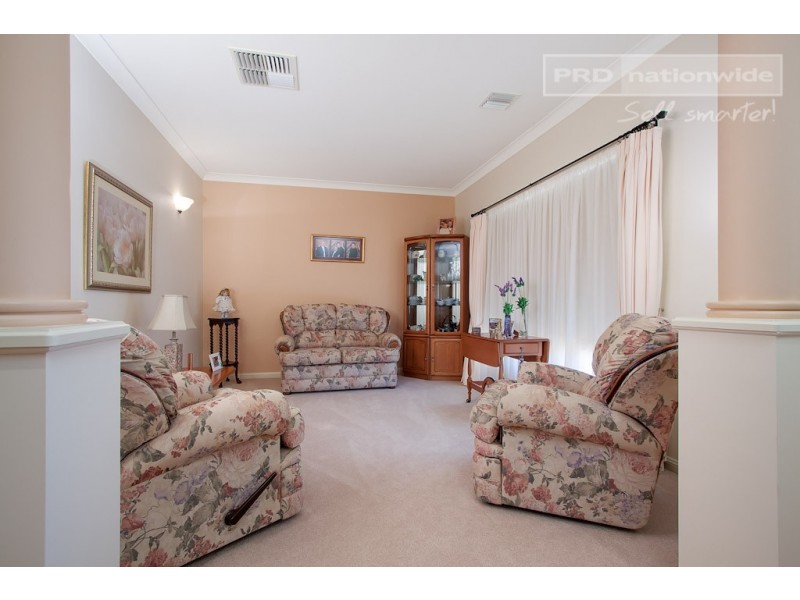 12 Selwyn Place, Tatton NSW 2650