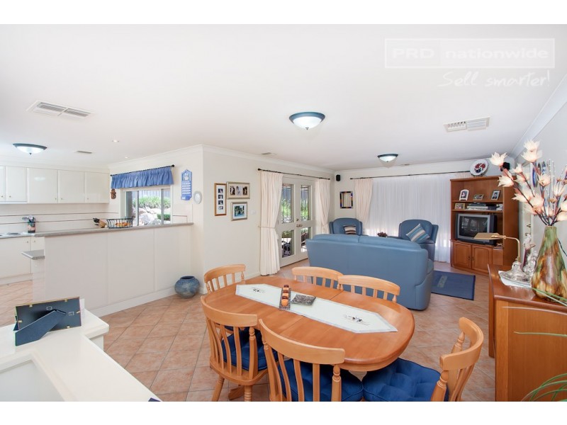 12 Selwyn Place, Tatton NSW 2650
