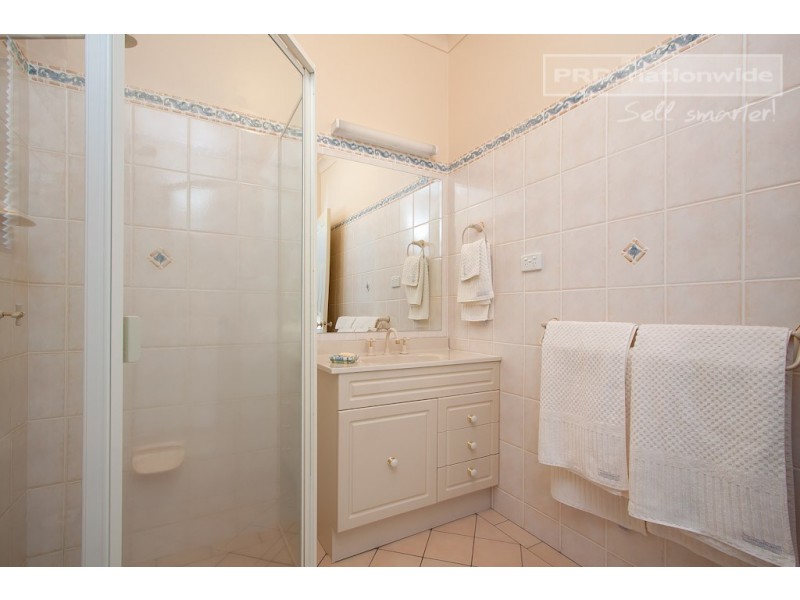 12 Selwyn Place, Tatton NSW 2650