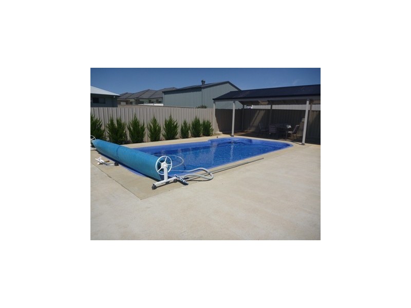 10 Cowan Place, Lloyd NSW 2650