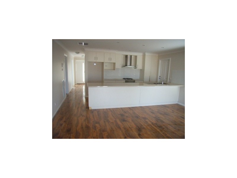 13 Mirrul Street, Glenfield Park NSW 2650