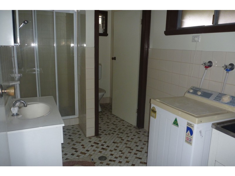 2/5 Charleville Road, Wagga Wagga NSW 2650