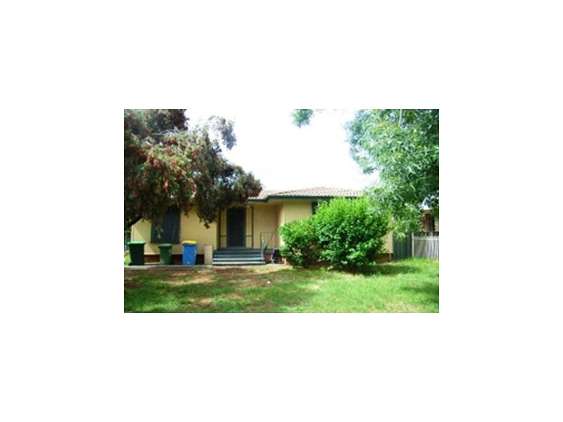 33 Callaghan Street, Ashmont NSW 2650