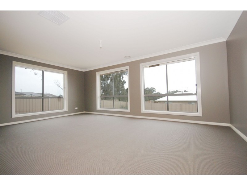 29 Wellington Aveune, Wagga Wagga NSW 2650