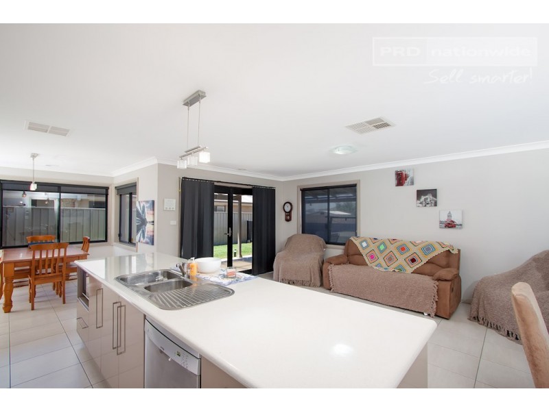94 Mima Street, Glenfield Park NSW 2650