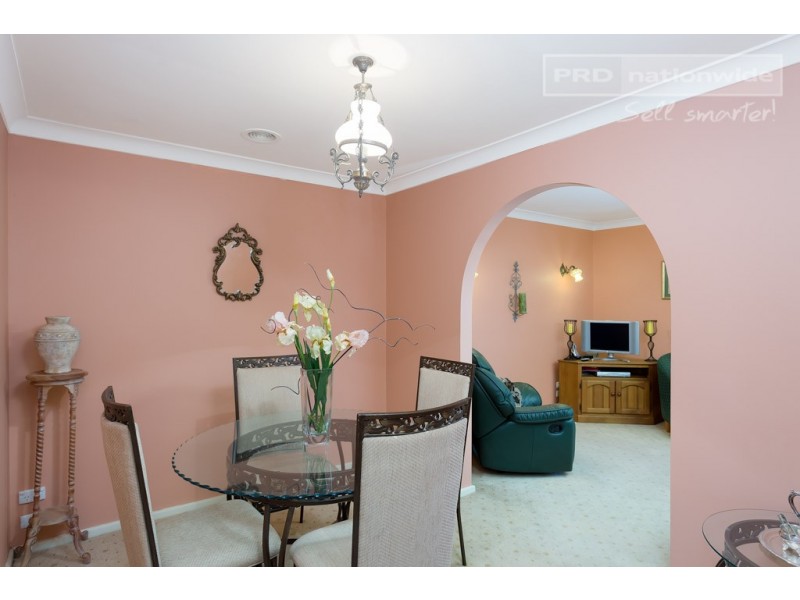 8 McCoullough Drive, Tolland NSW 2650