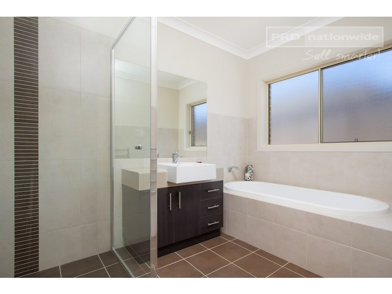 73 Atherton Crescent, Tatton NSW 2650