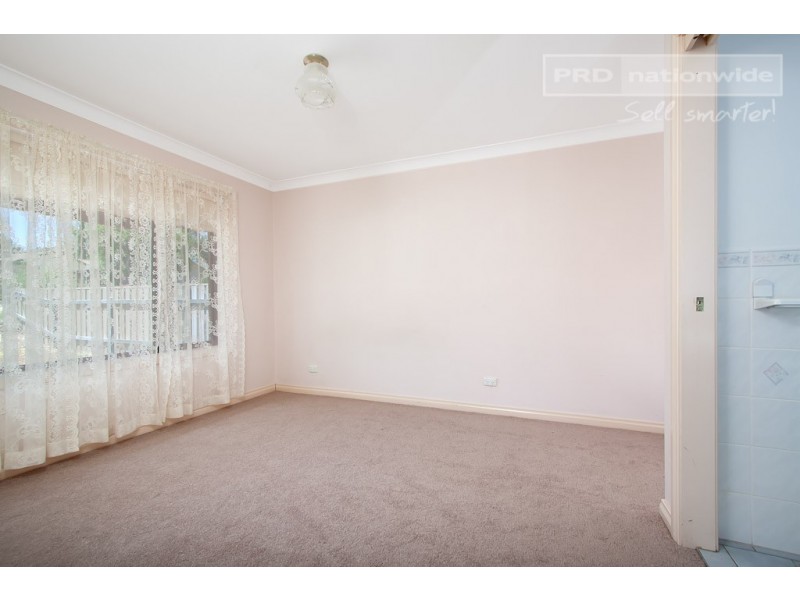 16 Kilpatrick Street, Kooringal NSW 2650