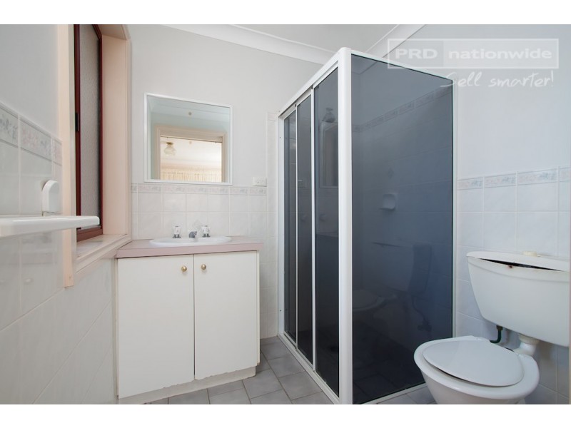 16 Kilpatrick Street, Kooringal NSW 2650