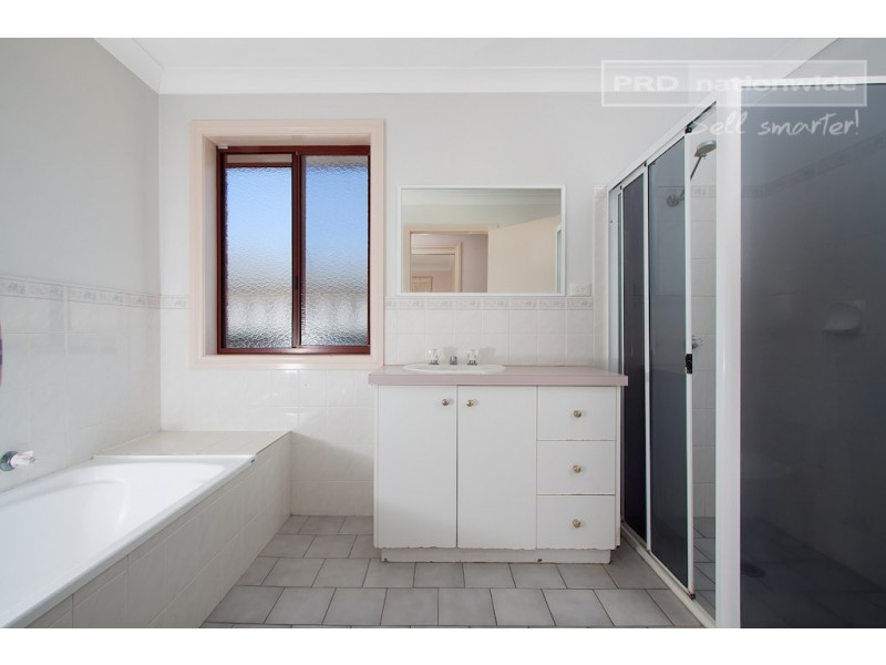 16 Kilpatrick Street, Kooringal NSW 2650