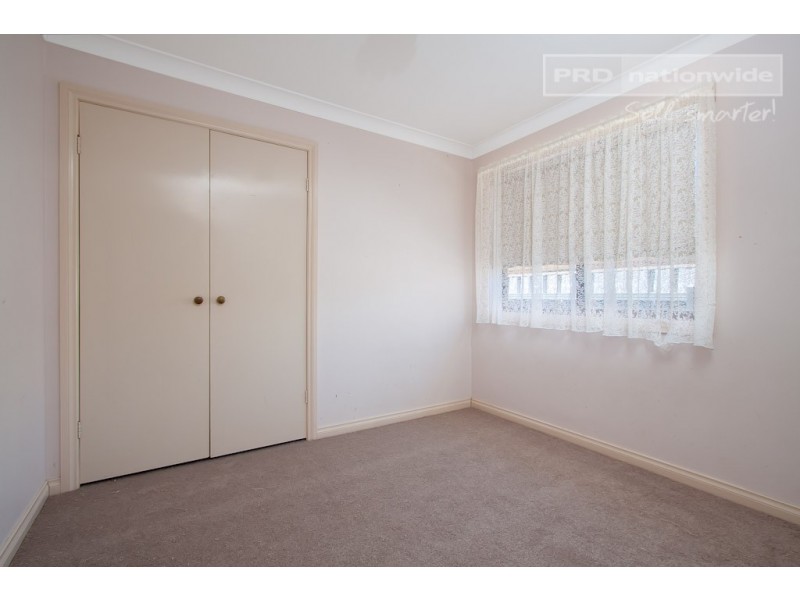 16 Kilpatrick Street, Kooringal NSW 2650