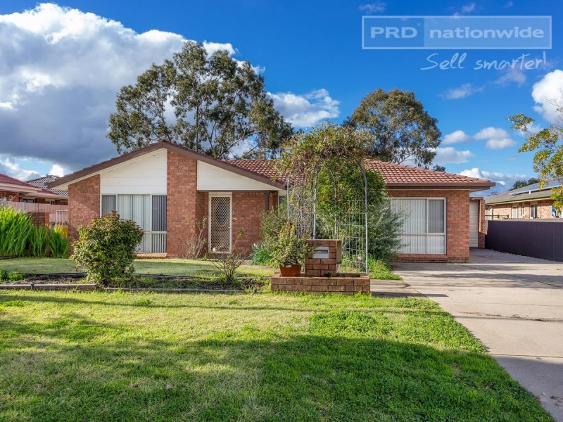 112 Undurra Drive, Glenfield Park NSW 2650