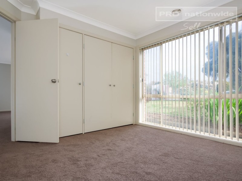 112 Undurra Drive, Glenfield Park NSW 2650