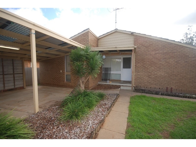 34 Blakemore Ave, Ashmont NSW 2650
