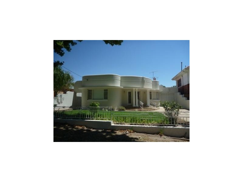 16 Trail Street, Wagga Wagga NSW 2650