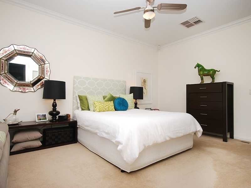 8 Headley Place, Kooringal NSW 2650