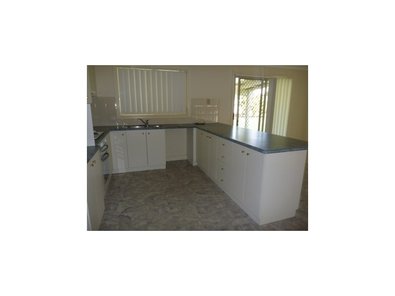 28 Yarrawah Crescent, Bourkelands NSW 2650