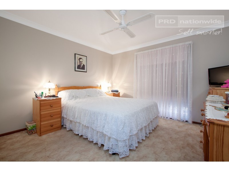 4 Goborra Street, Glenfield Park NSW 2650
