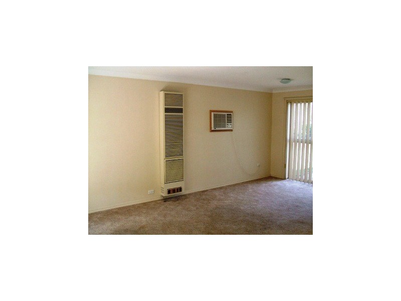 107 Undurra Drive, Glenfield Park NSW 2650