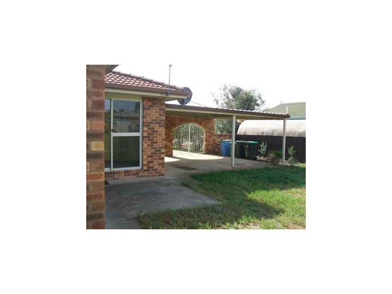 107 Undurra Drive, Glenfield Park NSW 2650