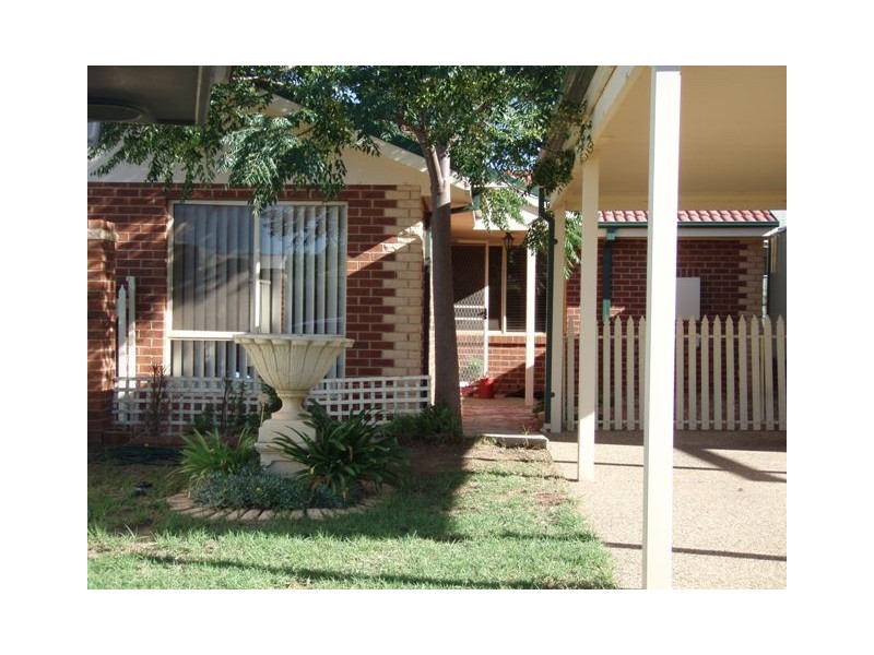 2 Clipper way, Estella NSW 2650