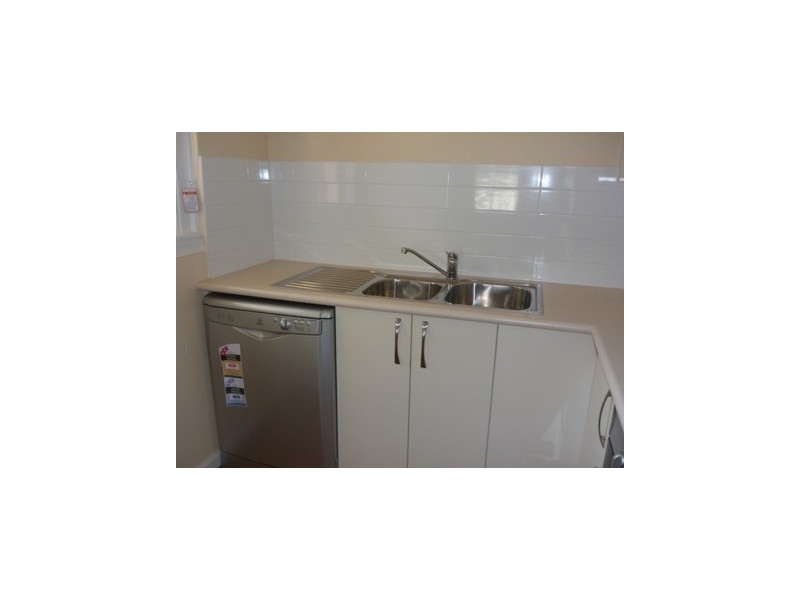 99 Macleay Street, Turvey Park NSW 2650