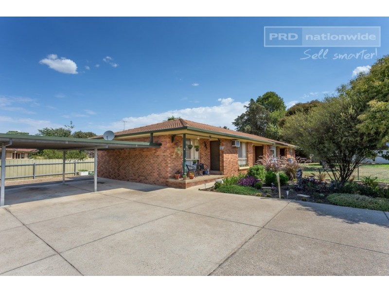 4 Borneo Crescent, Ashmont NSW 2650