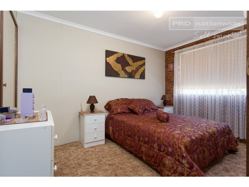 4 Borneo Crescent, Ashmont NSW 2650
