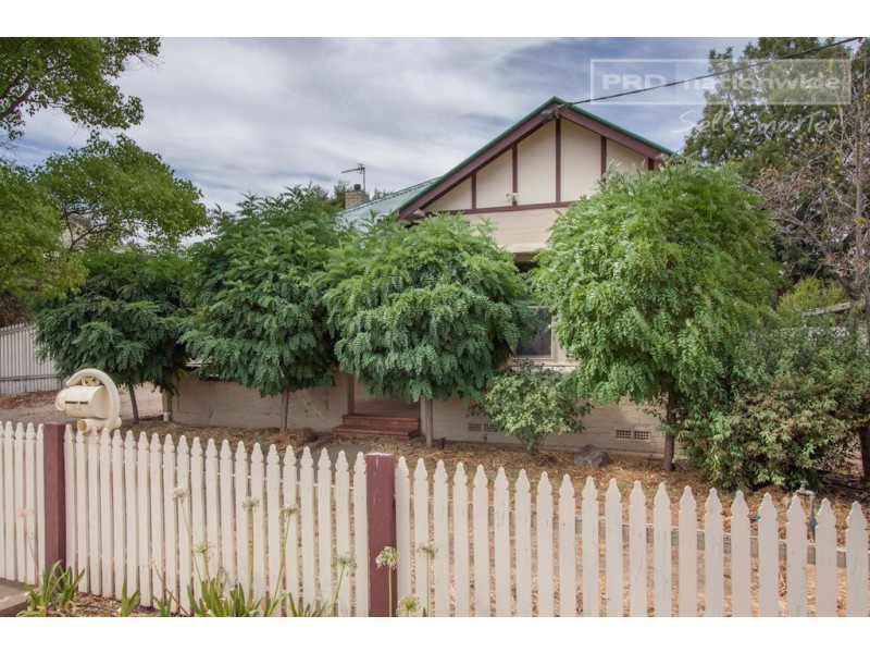 32 Meurant Avenue, Wagga Wagga NSW 2650