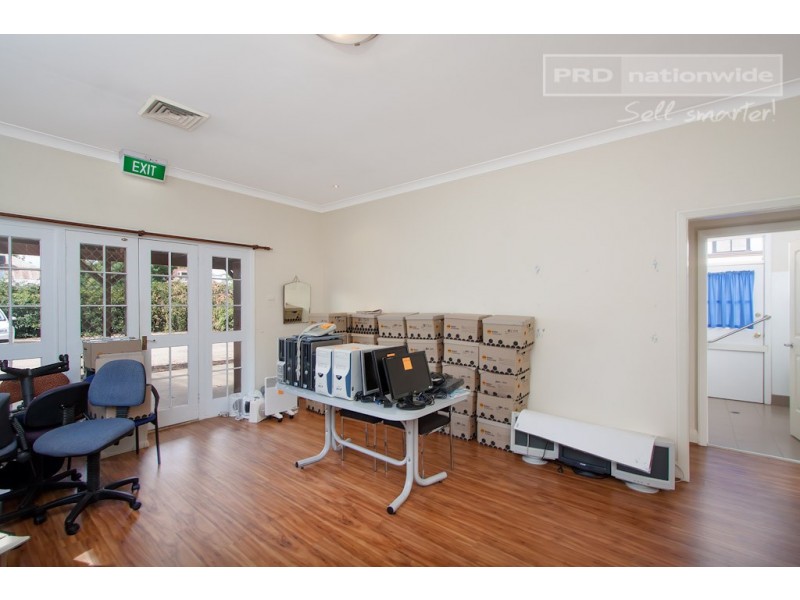 32 Meurant Avenue, Wagga Wagga NSW 2650