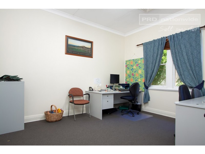 32 Meurant Avenue, Wagga Wagga NSW 2650