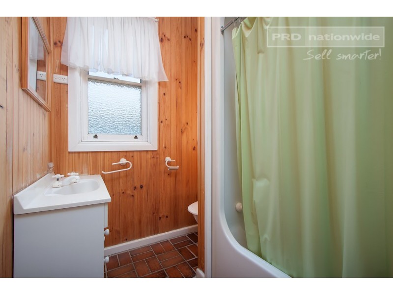 32 Meurant Avenue, Wagga Wagga NSW 2650