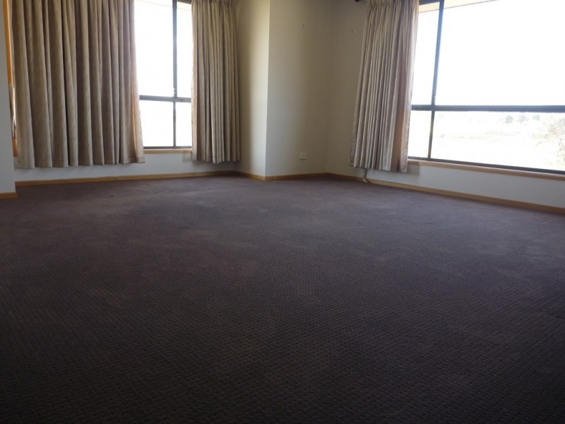 12 Marylands Way, Bourkelands NSW 2650