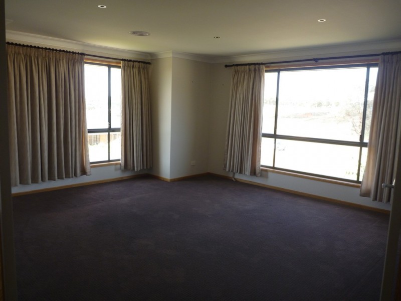 12 Marylands Way, Bourkelands NSW 2650