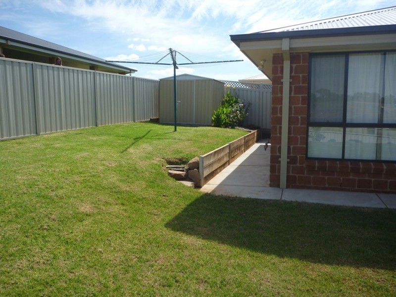 12 Marylands Way, Bourkelands NSW 2650