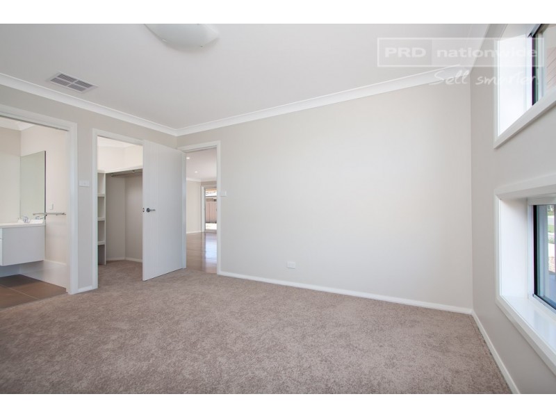 67 Messenger Avenue, Boorooma NSW 2650