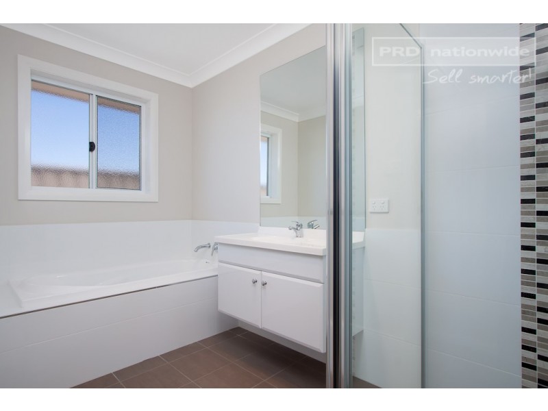 67 Messenger Avenue, Boorooma NSW 2650