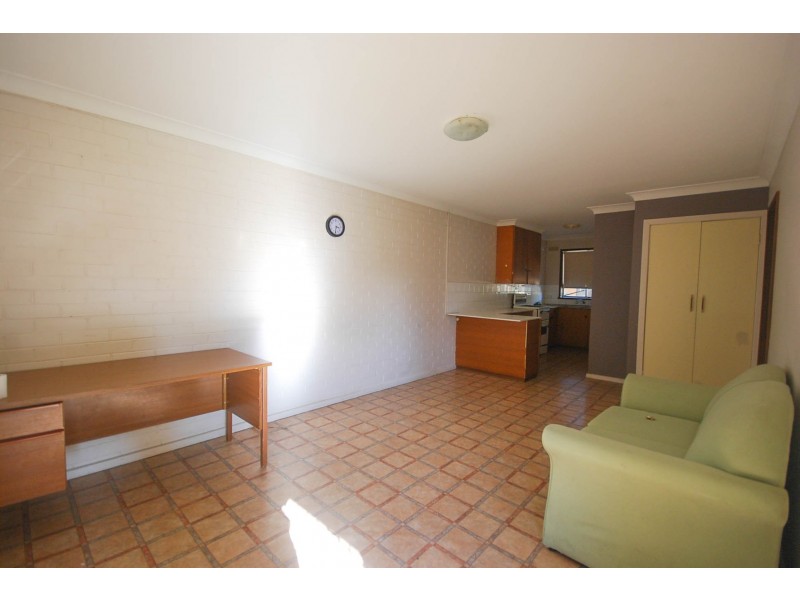 4/15 Edney Street, Kooringal NSW 2650