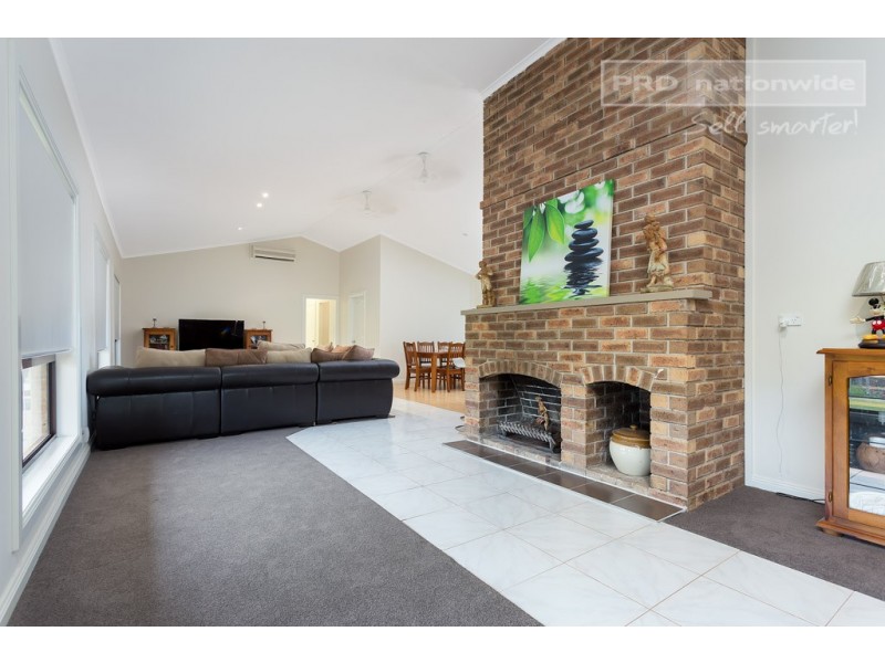 420 Hampden Avenue, Cartwrights Hill NSW 2650
