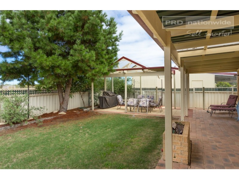 420 Hampden Avenue, Cartwrights Hill NSW 2650