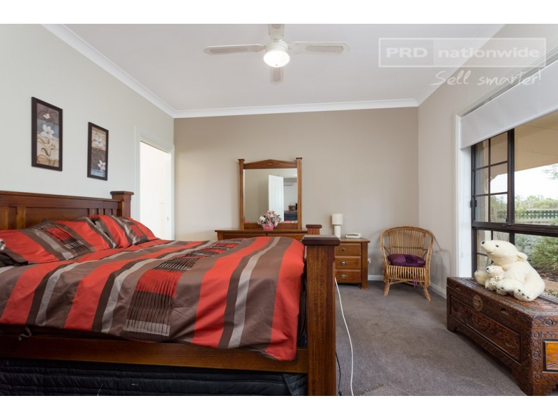 420 Hampden Avenue, Cartwrights Hill NSW 2650