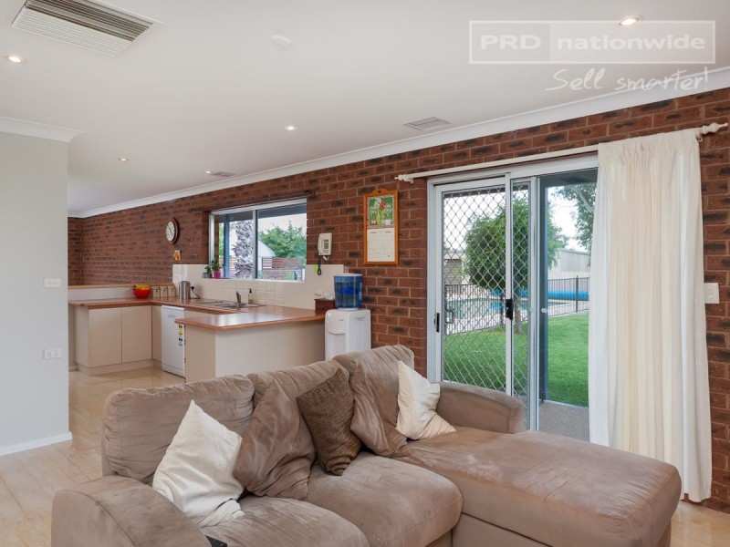 1 Graham Ave, Gumly Gumly NSW 2652